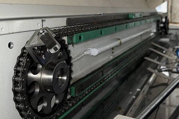 In che modo la tecnologia Full-Servo sta ampliando i confini della serigrafia?